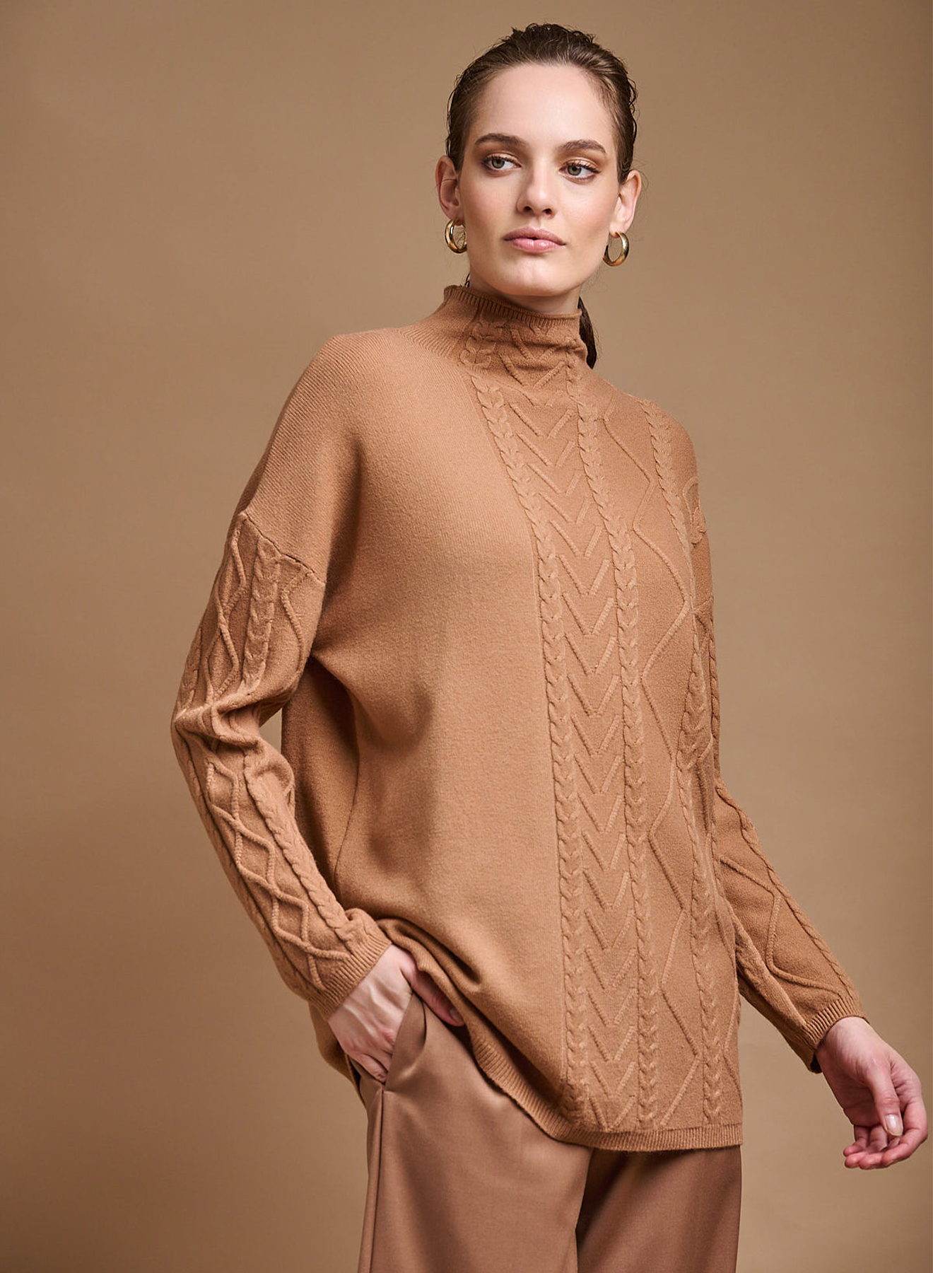Half-turtleneck sweater with textured details - 1