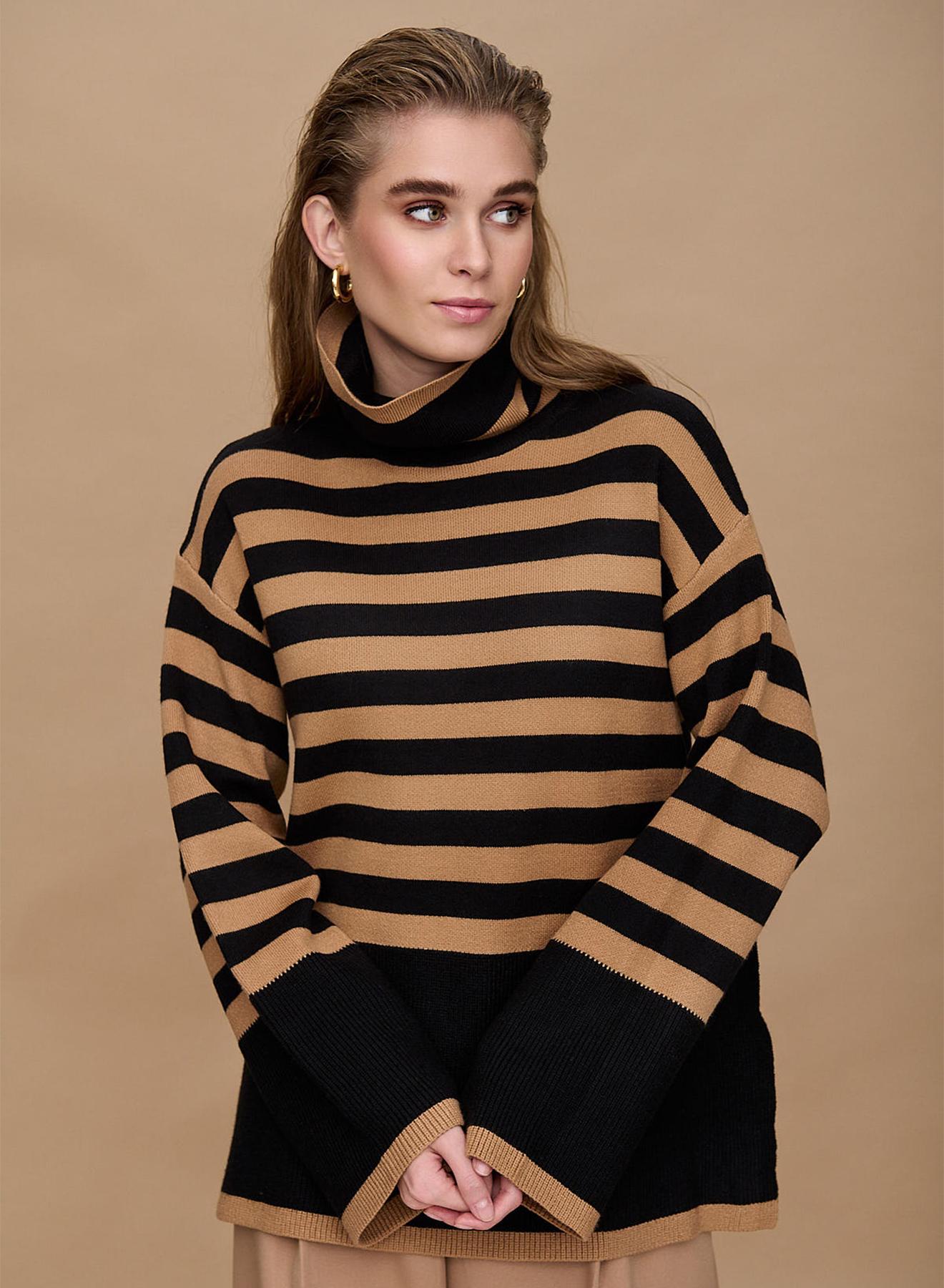 Turtleneck sweater with stripes - 1