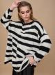 Oversized sweater with wide stripes - 3