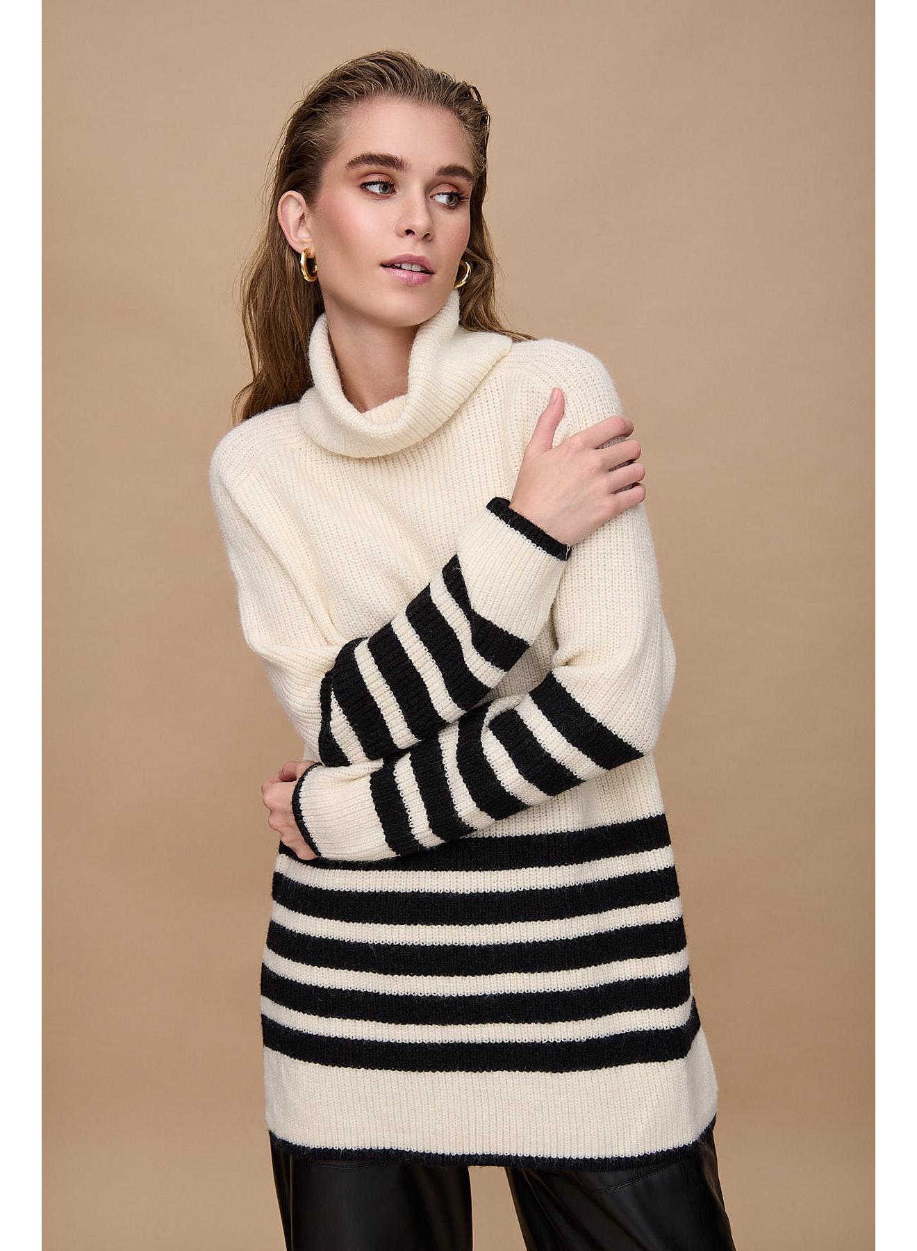 Turtlenet sweater with stripes - 4