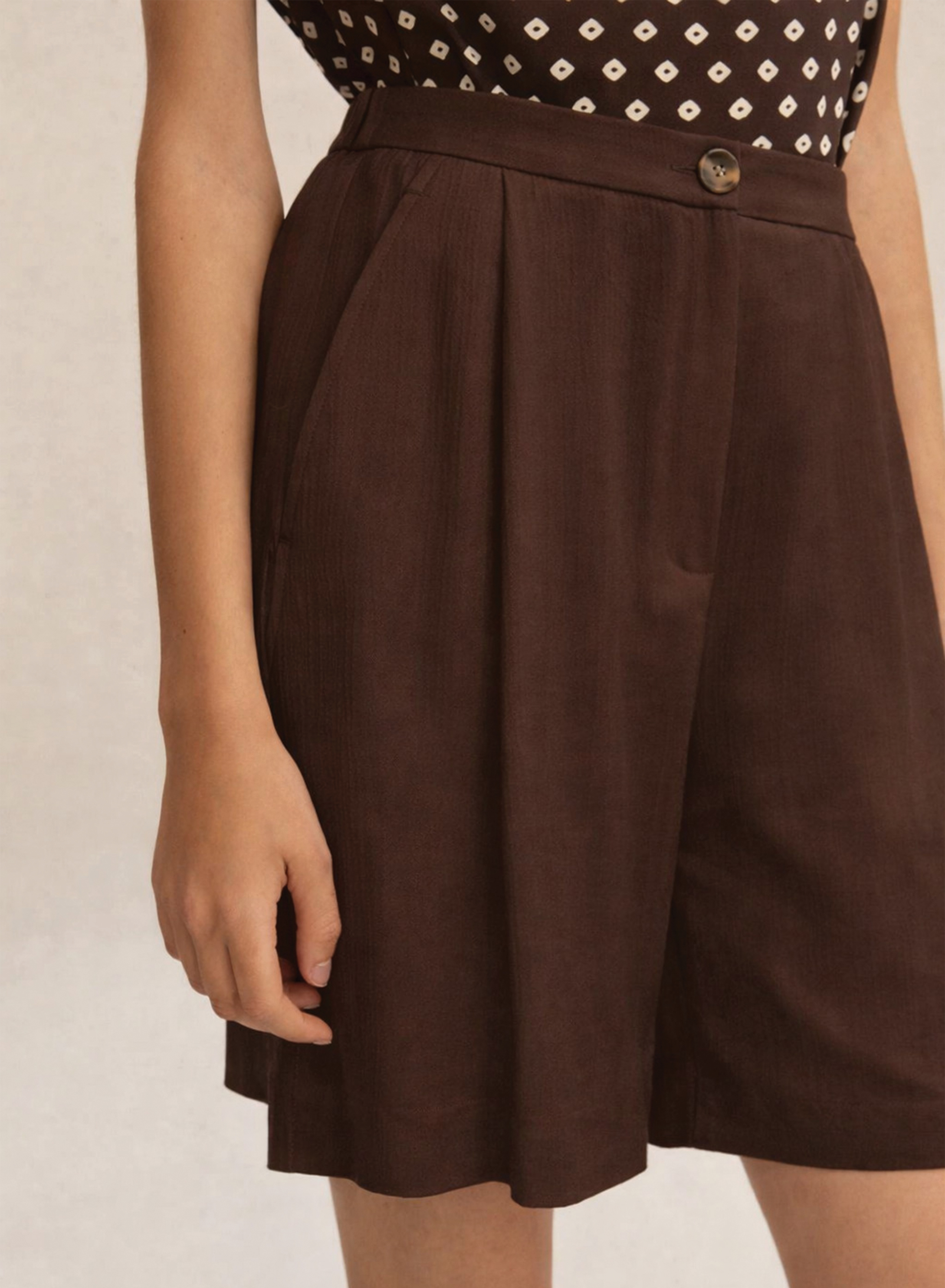 Σοκολά Βερμούδα με πιέτες και με λάστιχο στη μέση Emme Marella - 2