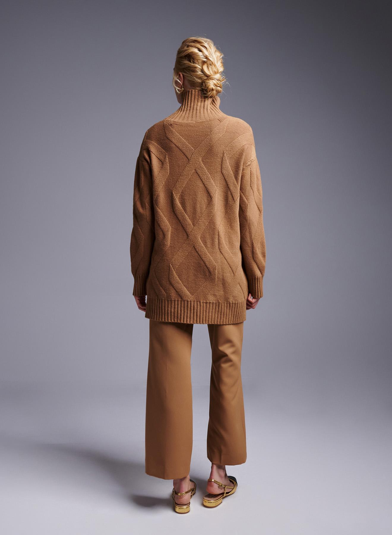 Camel Turtleneck sweater with textured details Luxe - 4