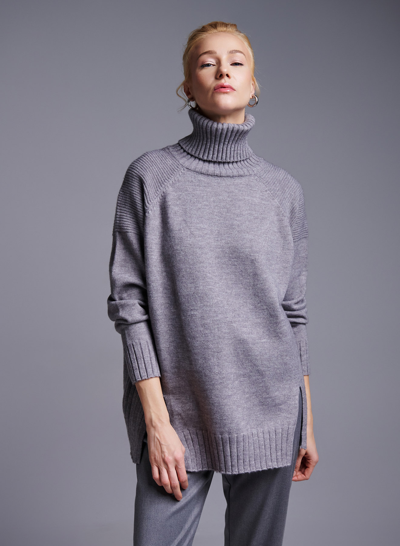 Grey long turtleneck Sweater with textured details and side slits Deep Pink - 1