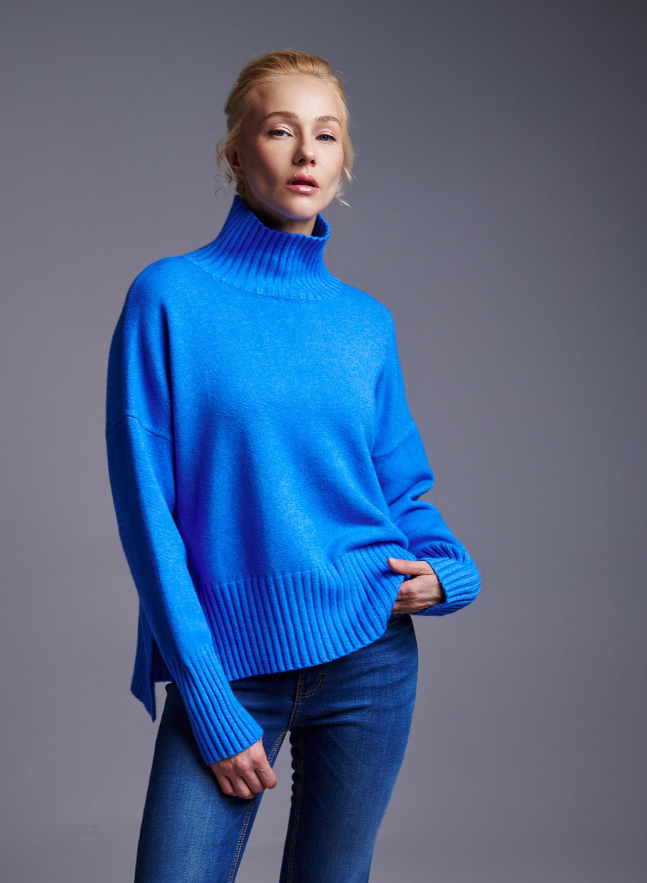 Blue royal turtleneck Sweater with side slits Luxe - 1