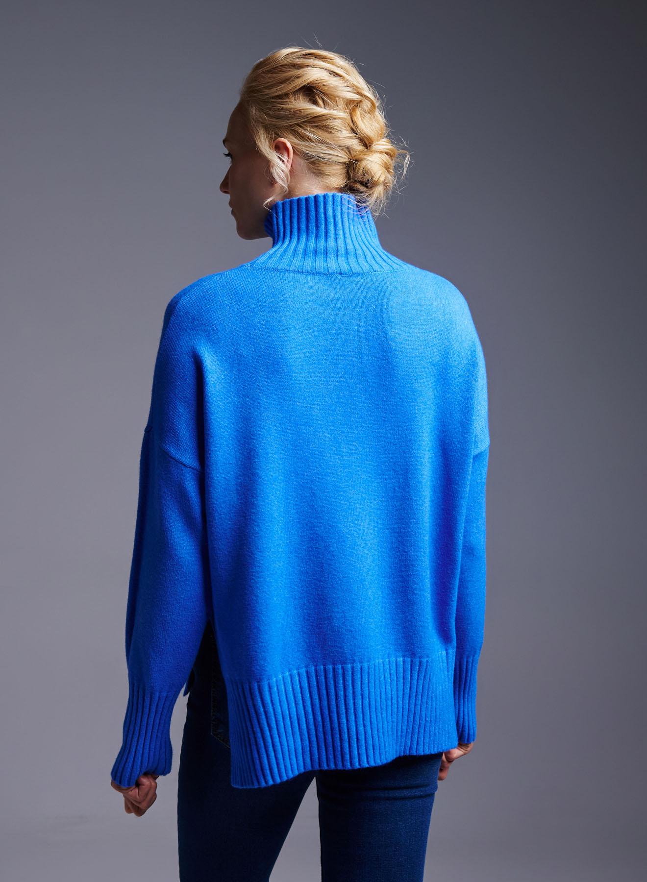 Blue royal turtleneck Sweater with side slits Luxe - 5