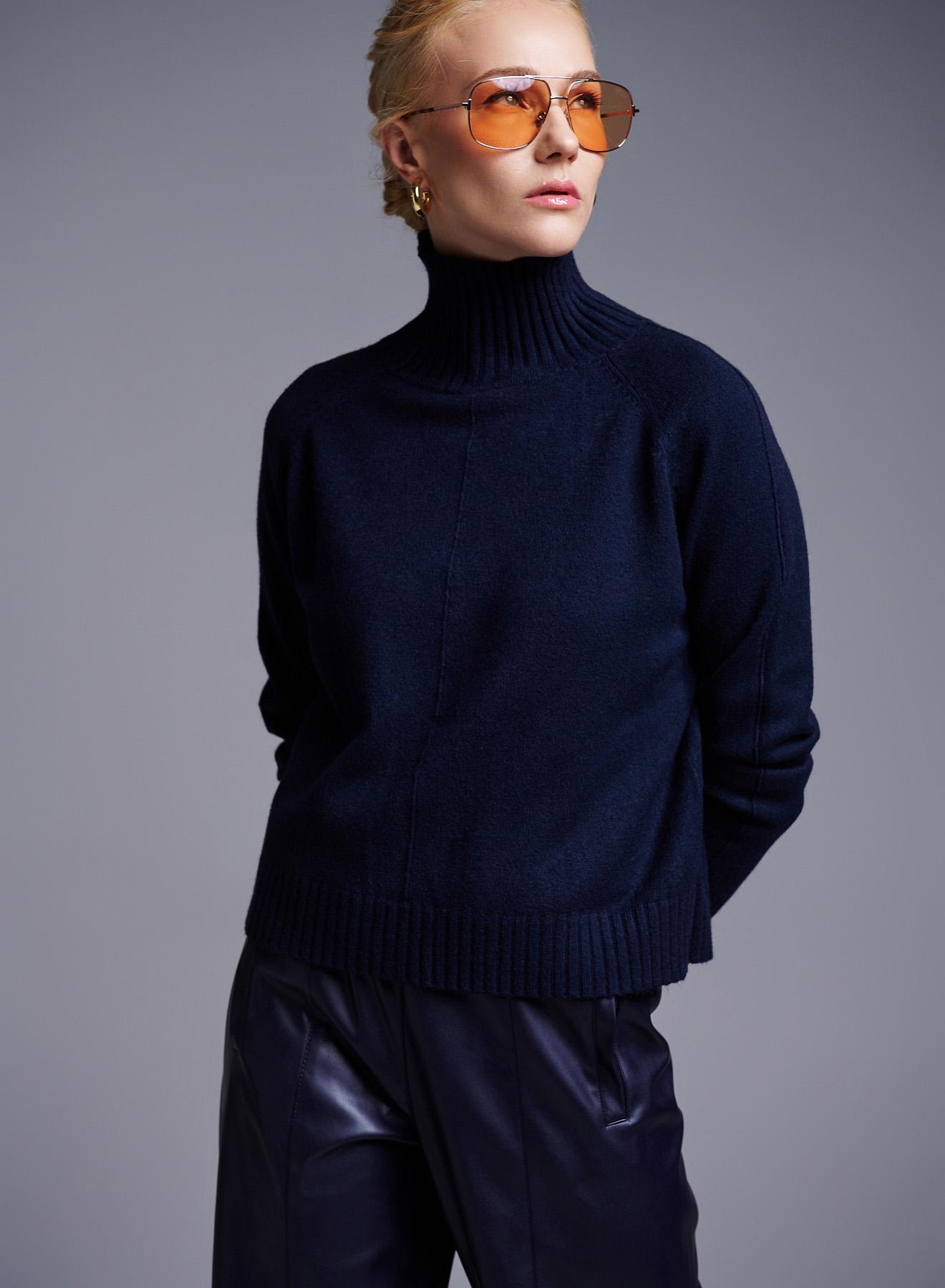 Dark Blue turtleneck Sweater Luxe - 2