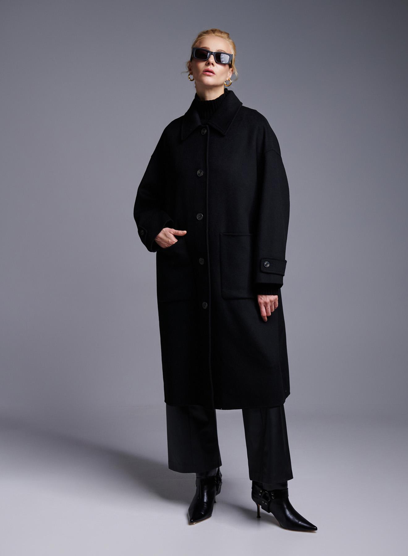 Black Coat with single lapel Vicolo - 1