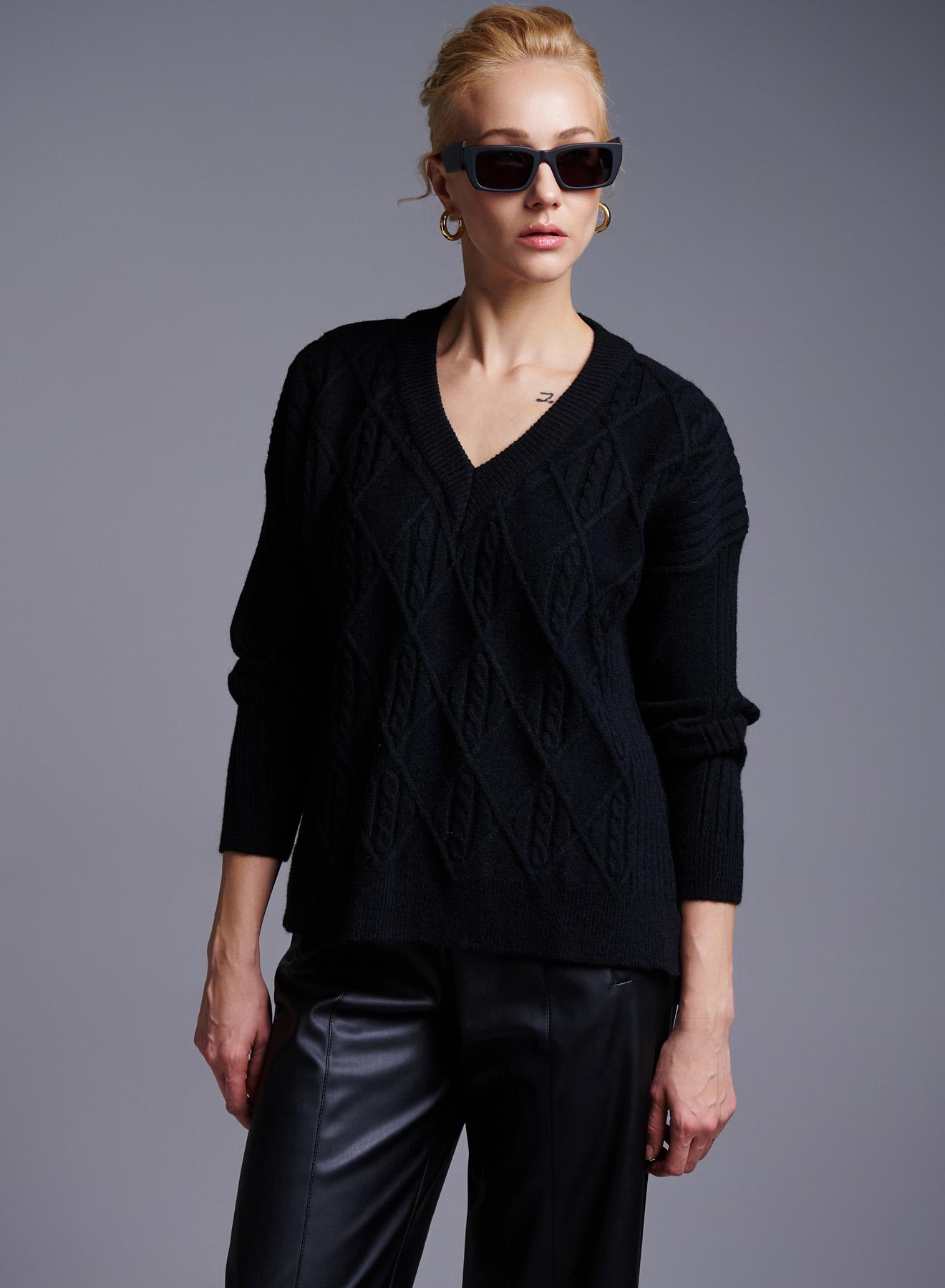 Black Sweater with V neckline, textured details and side slits Deep Pink - 5