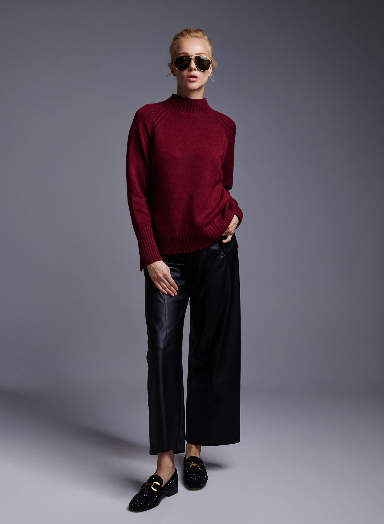 Bordeaux half-turtleneck Sweater with side slits Lablume - 2