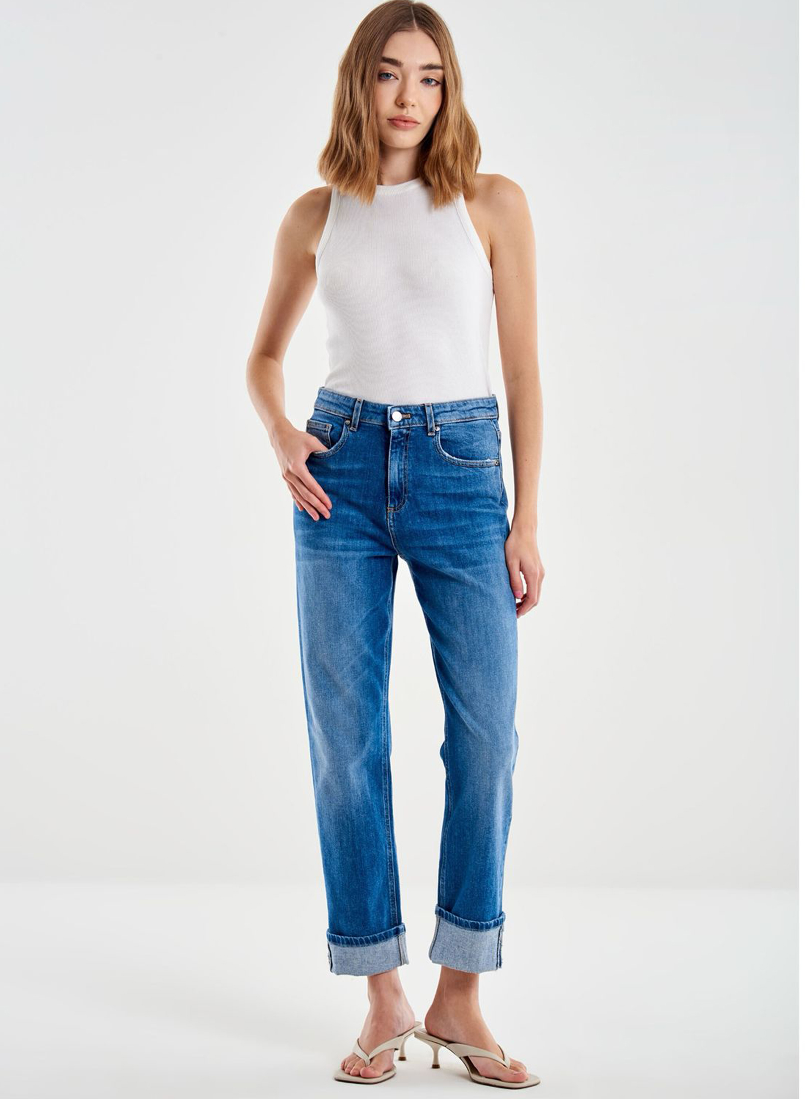 Blue jeans Trousers with turn ups "Maggie" Vicolo - 0