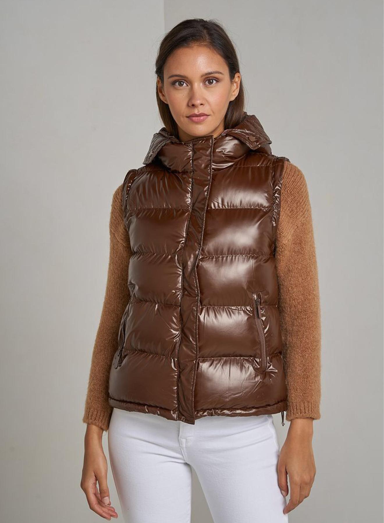Hooded puffer jacket with removable sleeves - 3