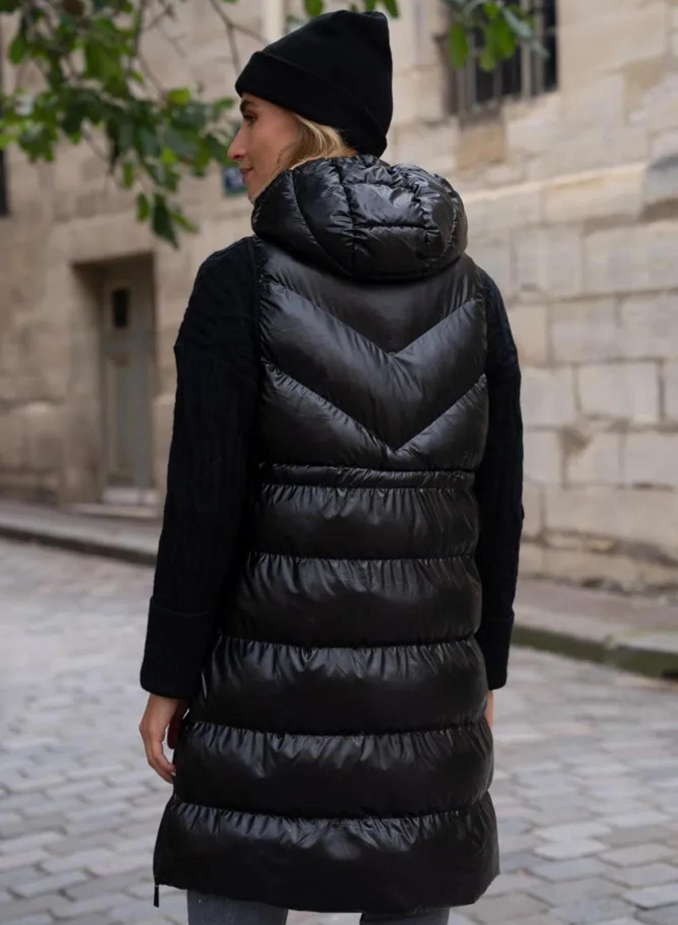 Long sleeveless puffer jacket with side zip and detachable hood - 3