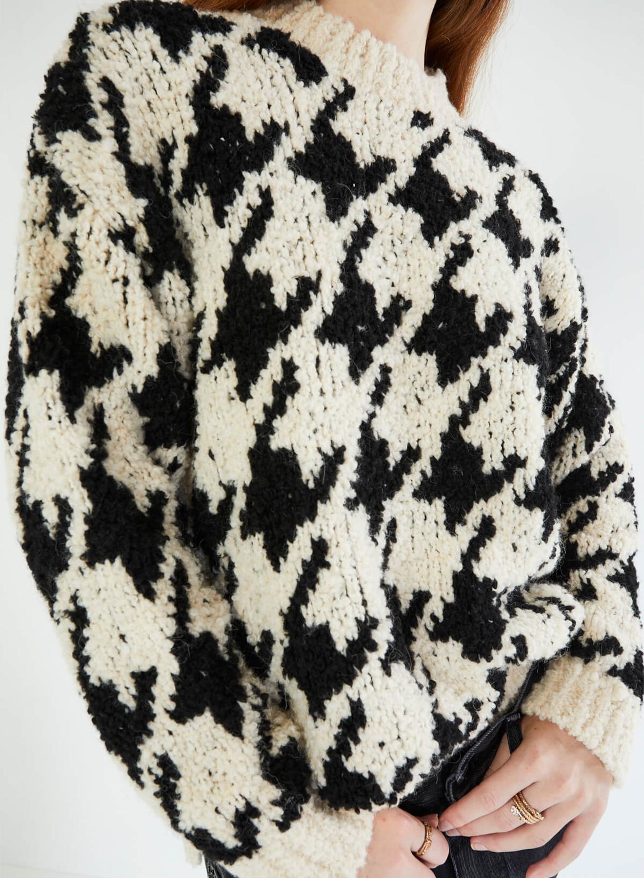 Πλεκτό πουλόβερ με σχέδια - 3