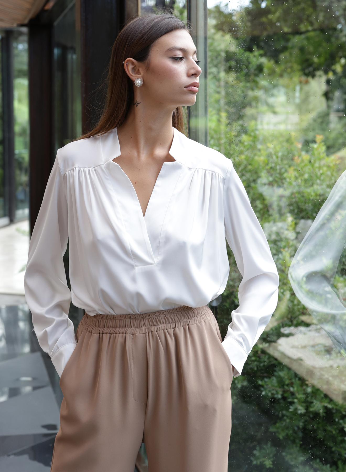 White silky touch Blouse with V neckline and long sleeves R.R. - 1