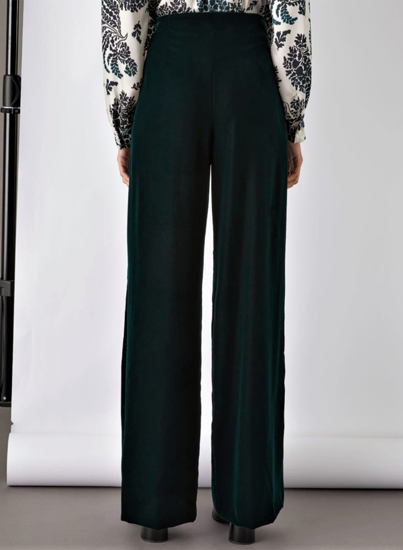 Straight-fit velvet trousers - 2