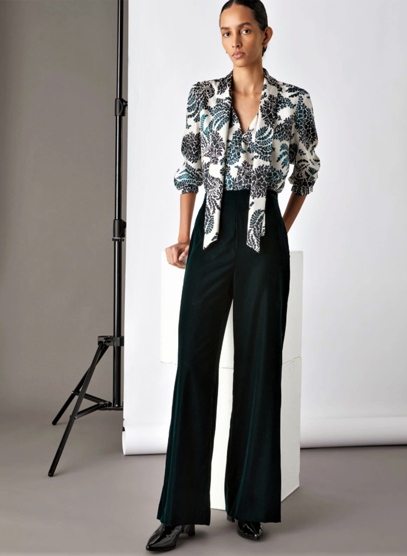 Straight-fit velvet trousers - 3