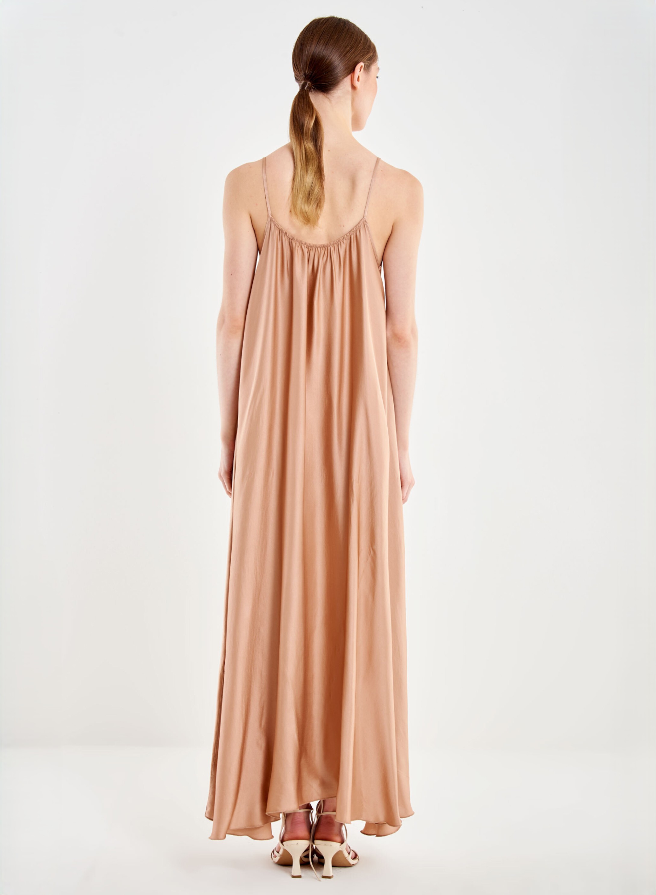 Nude silky touch Φόρεμα με τιράντες Vicolo - 2