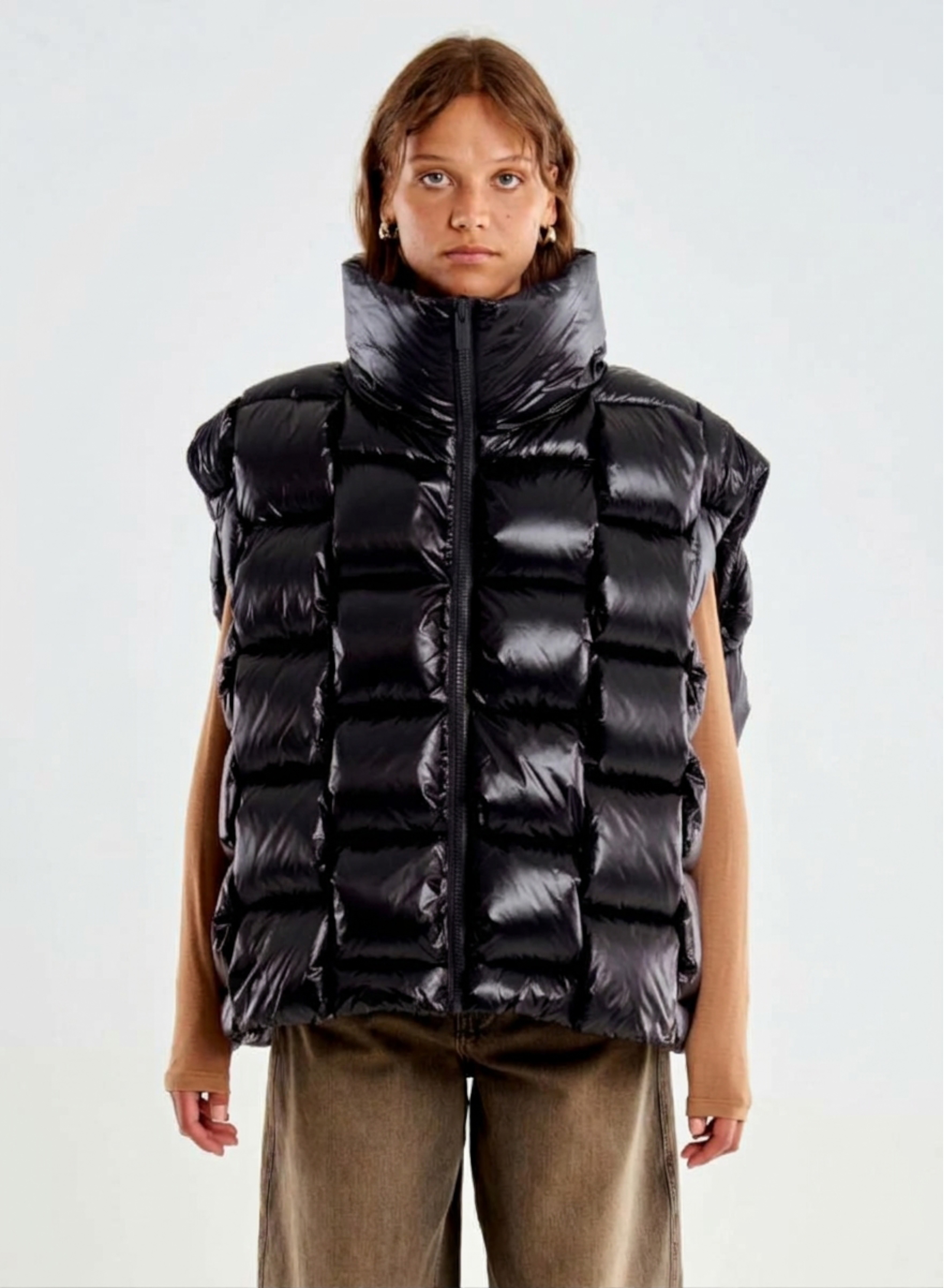 Black oversized sleeveless down Jacket with a basketweave quilted pattern Vicolo - 1