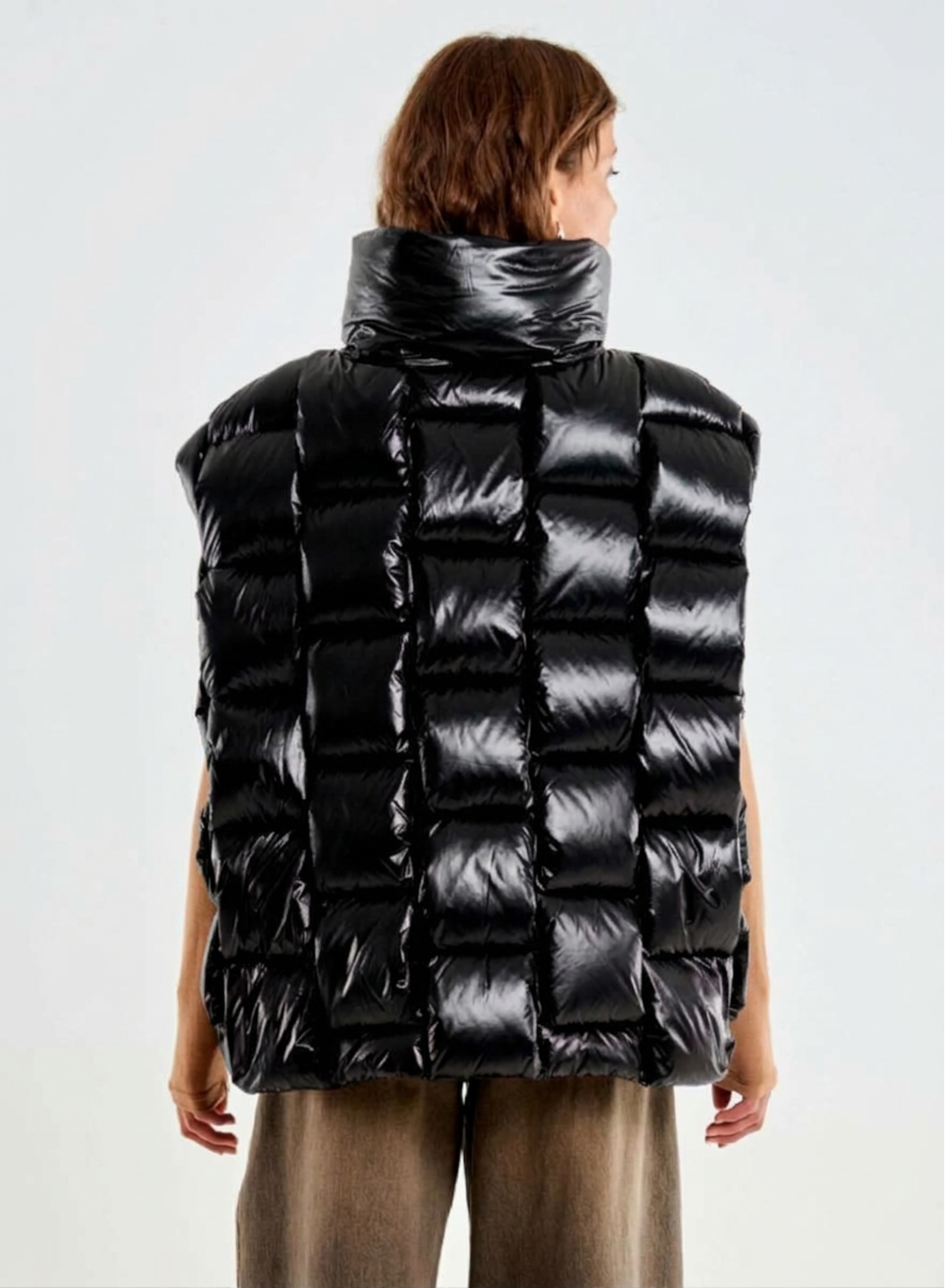 Black oversized sleeveless down Jacket with a basketweave quilted pattern Vicolo - 2