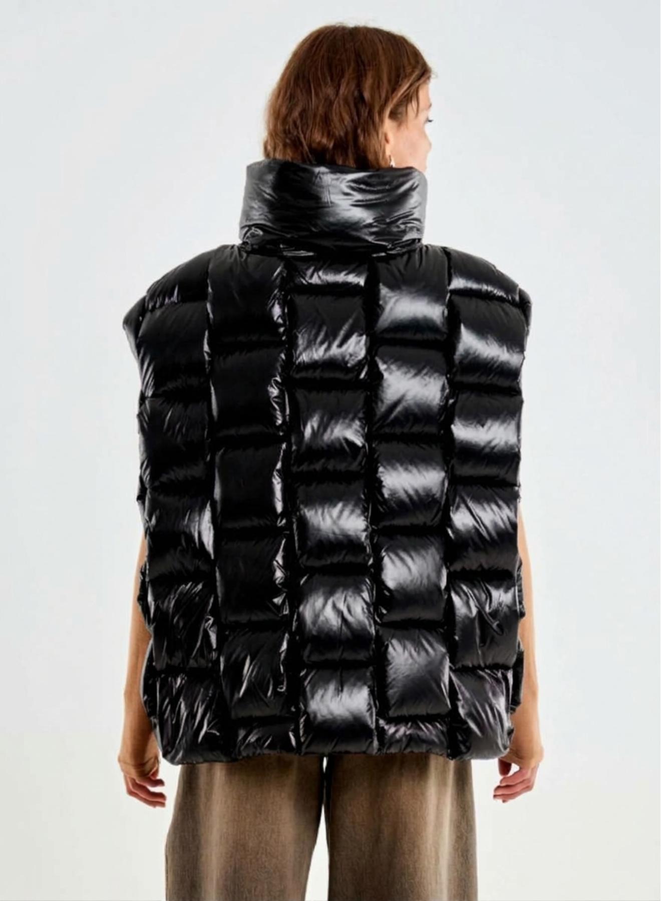 Black oversized sleeveless down Jacket with a basketweave quilted pattern Vicolo - 3
