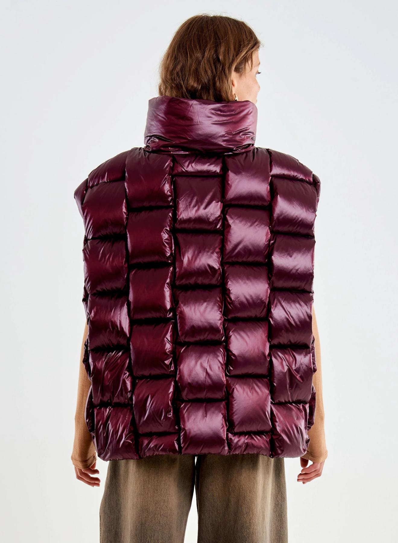 Bordeaux oversized sleeveless down Jacket with a basketweave quilted pattern Vicolo - 3