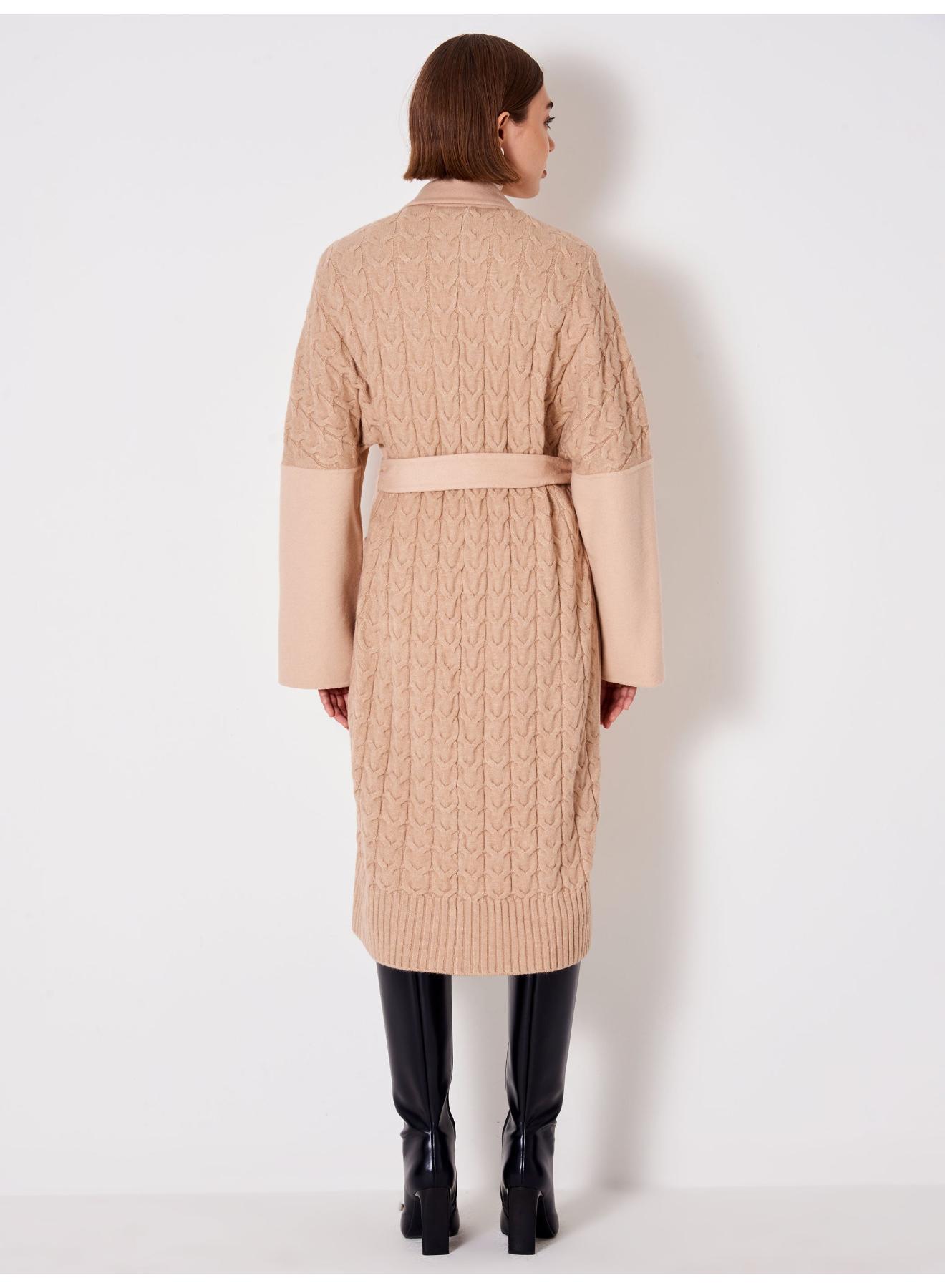 Belted coat with knitted back - 3