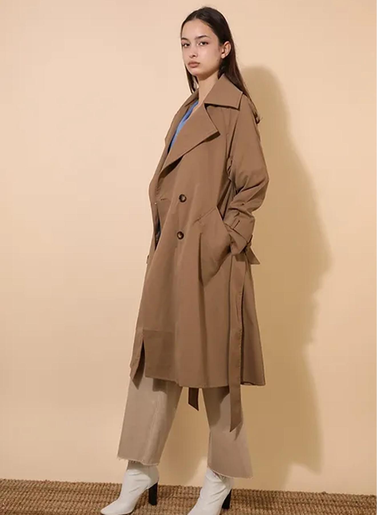 Double-breasted trench coat with belt - 1