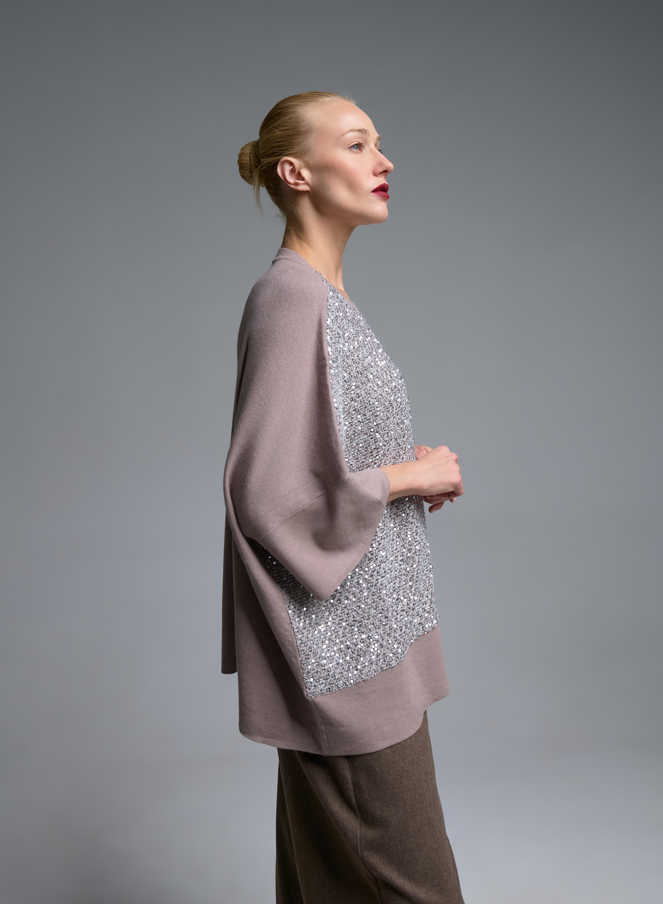 Taupe πλεκτή oversized Μπλούζα με παγιέτες και με τρία τέταρτα μανίκια Beauty Women - 3