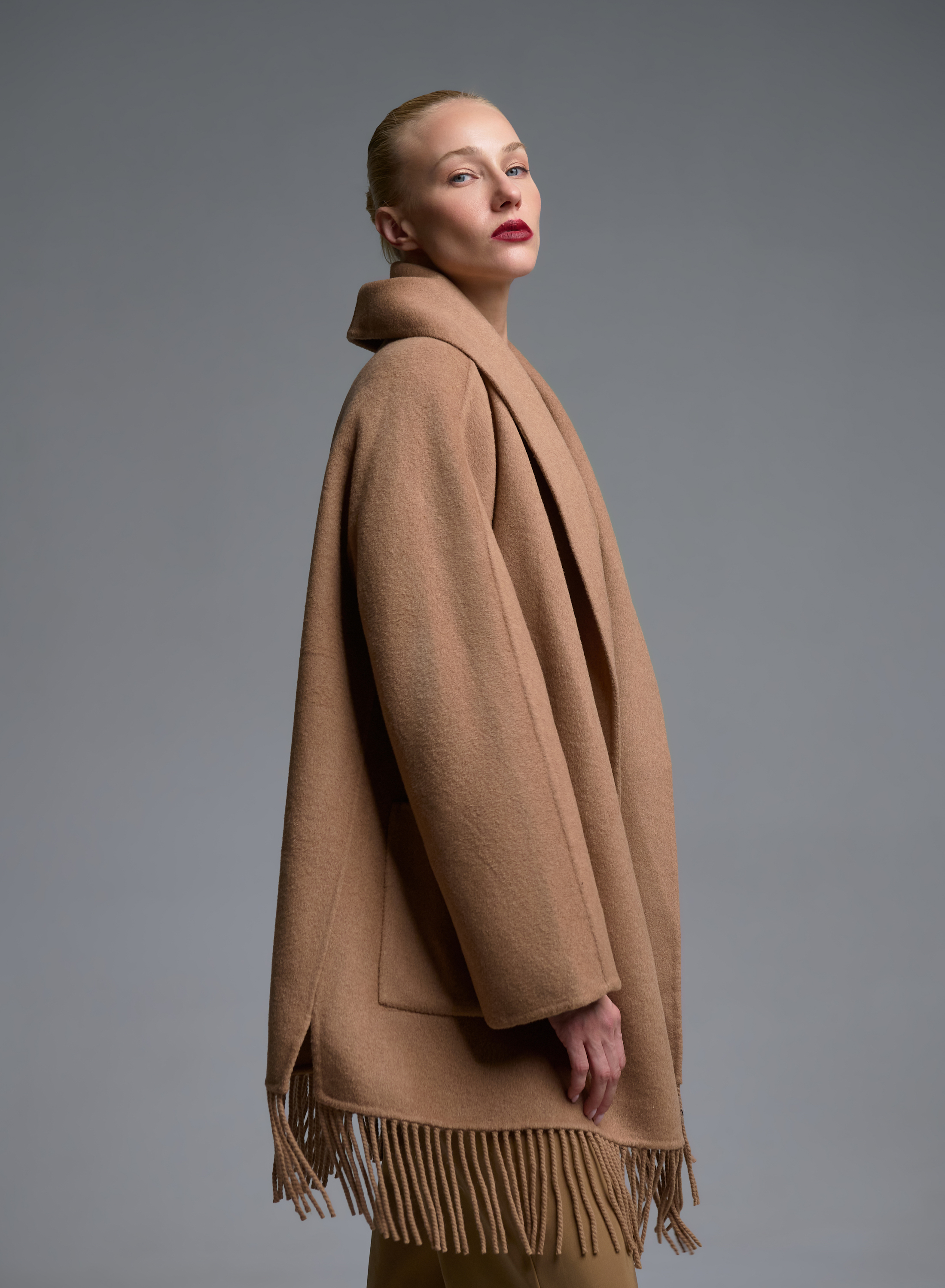 Camel Fringed Coat with belt Vicolo - 2