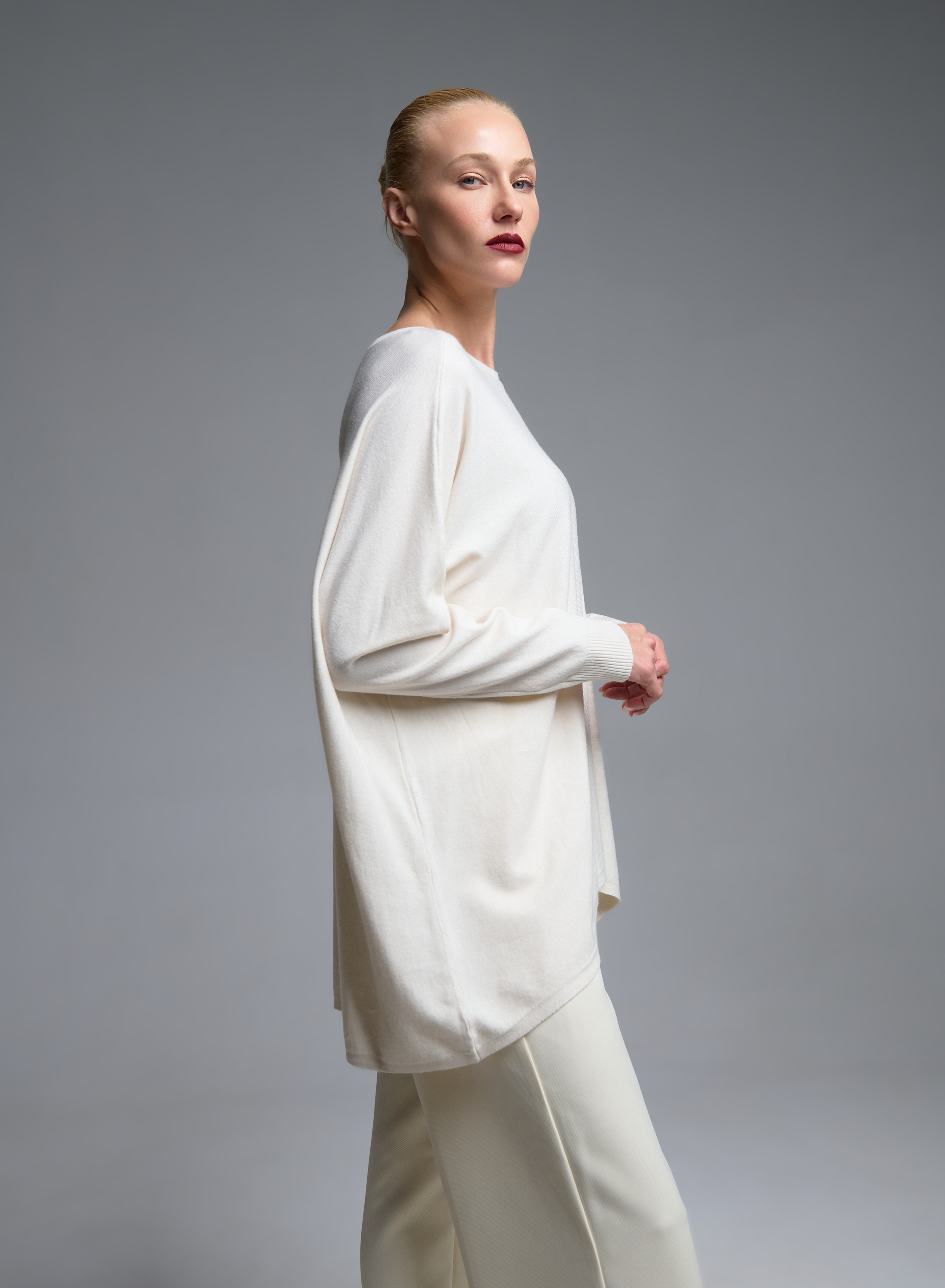 Εκρού oversized πλεκτή Μπλούζα με διακοσμητικά κουμπιά στη πλάτη Beauty Women - 3