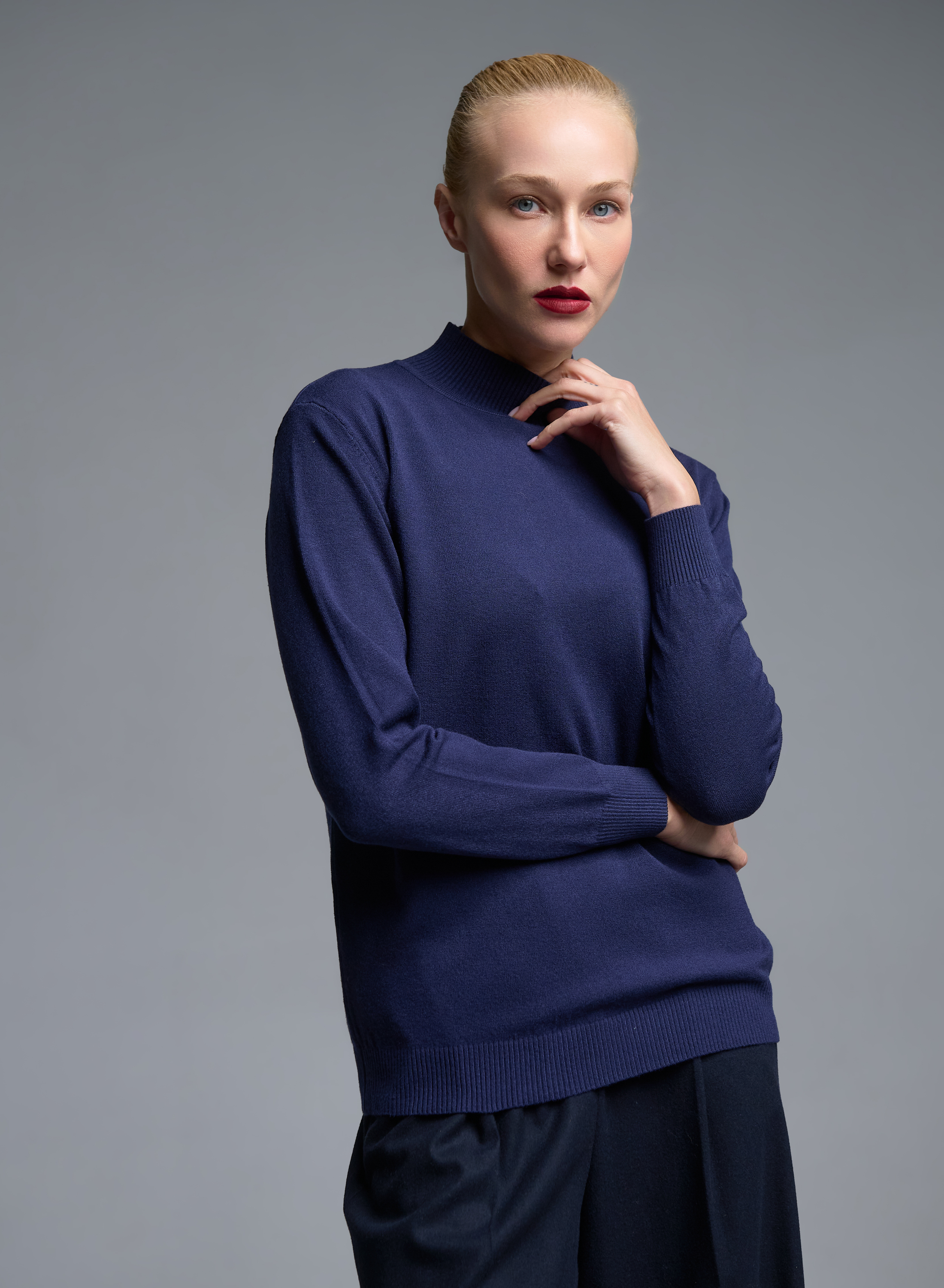 Blue turtleneck knitted Blouse Beauty Woman - 2