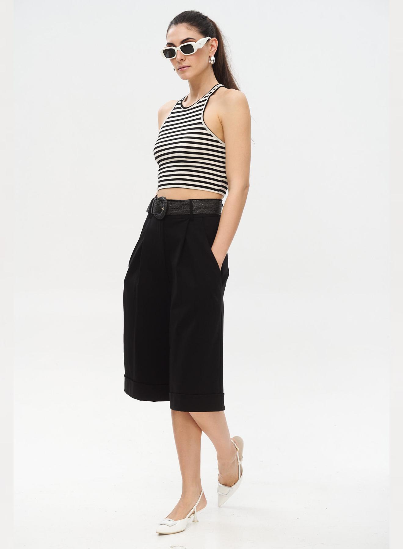 Bermuda shorts with pleat - 2