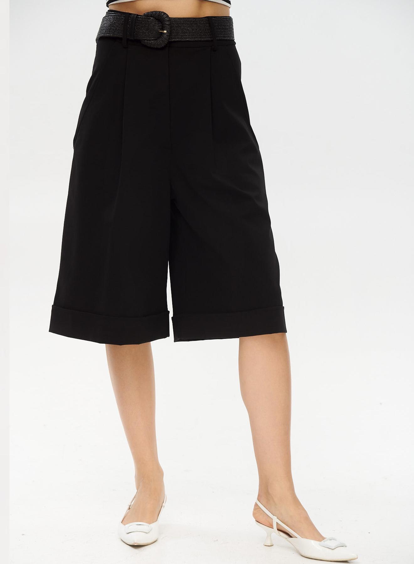 Bermuda shorts with pleat - 4