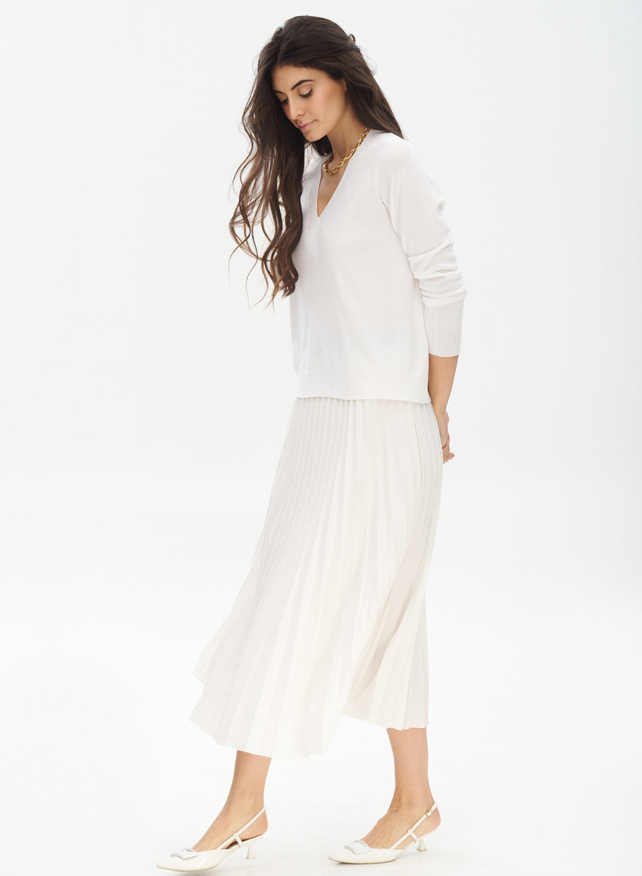 Knitted blouse with V-neckline - 3