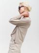 Knitted blouse with long sleeves and side vents - 3