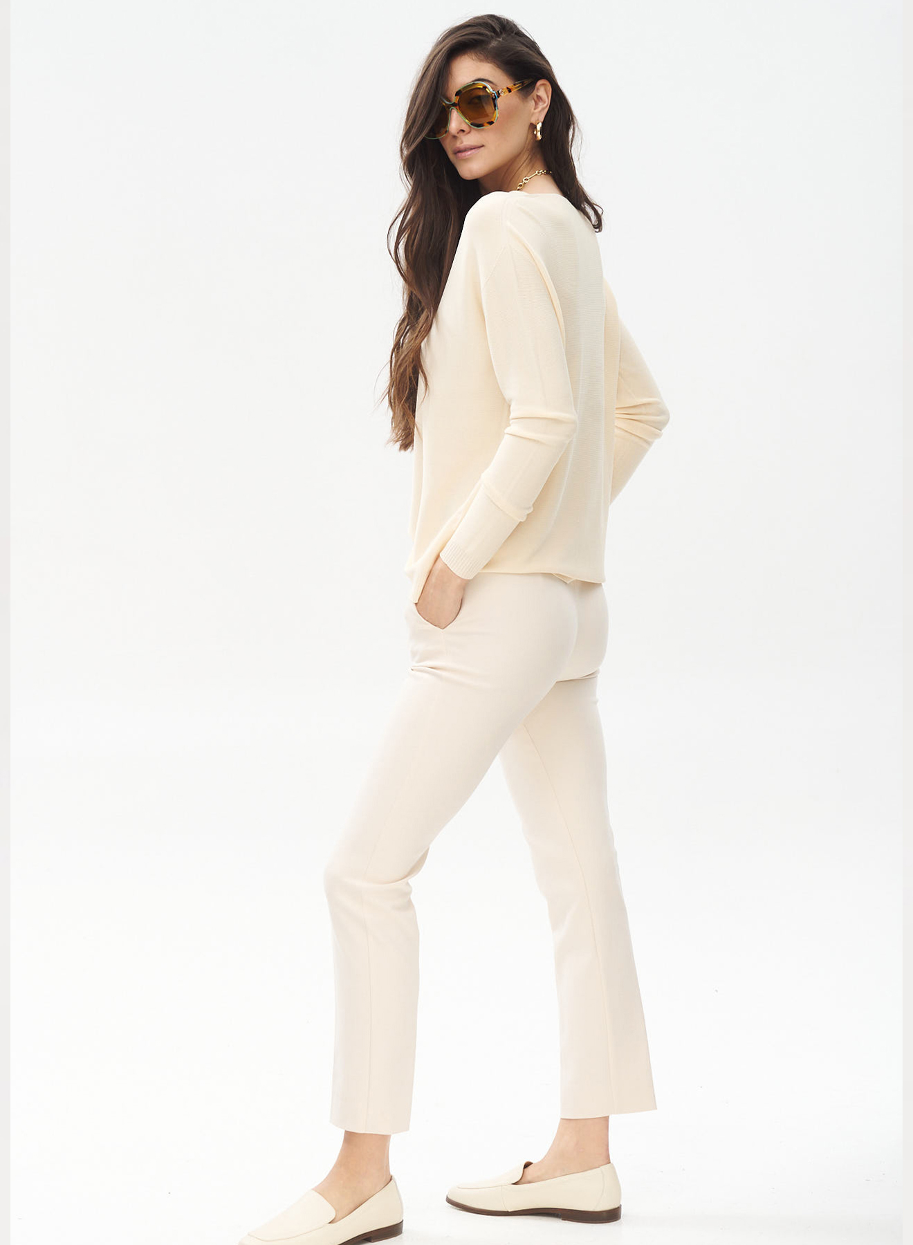Knitted blouse with V neckline - 2
