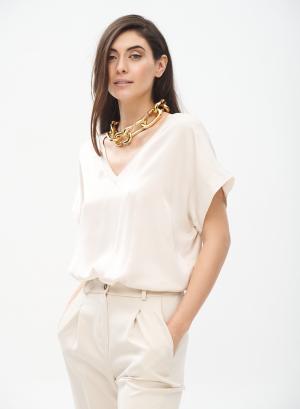Silky touch blouse with short sleeves and V neckline - 18021