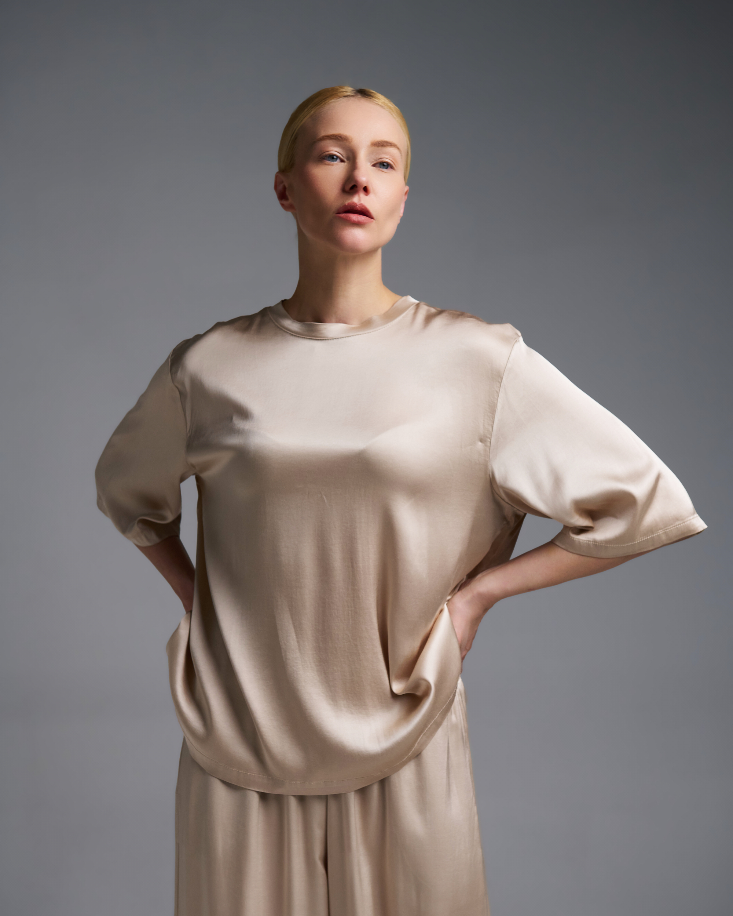 Beige silky touch Blouse with short sleeves Vicolo - 2