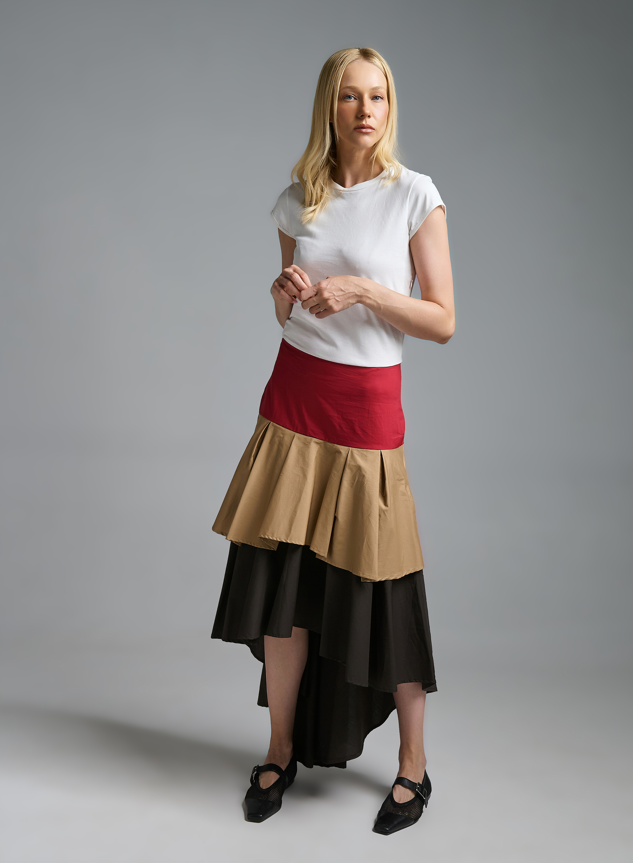White-Camel-Red-Chocolate Dress with short sleevess wit two different fabrics and with ruffles Motel - 4