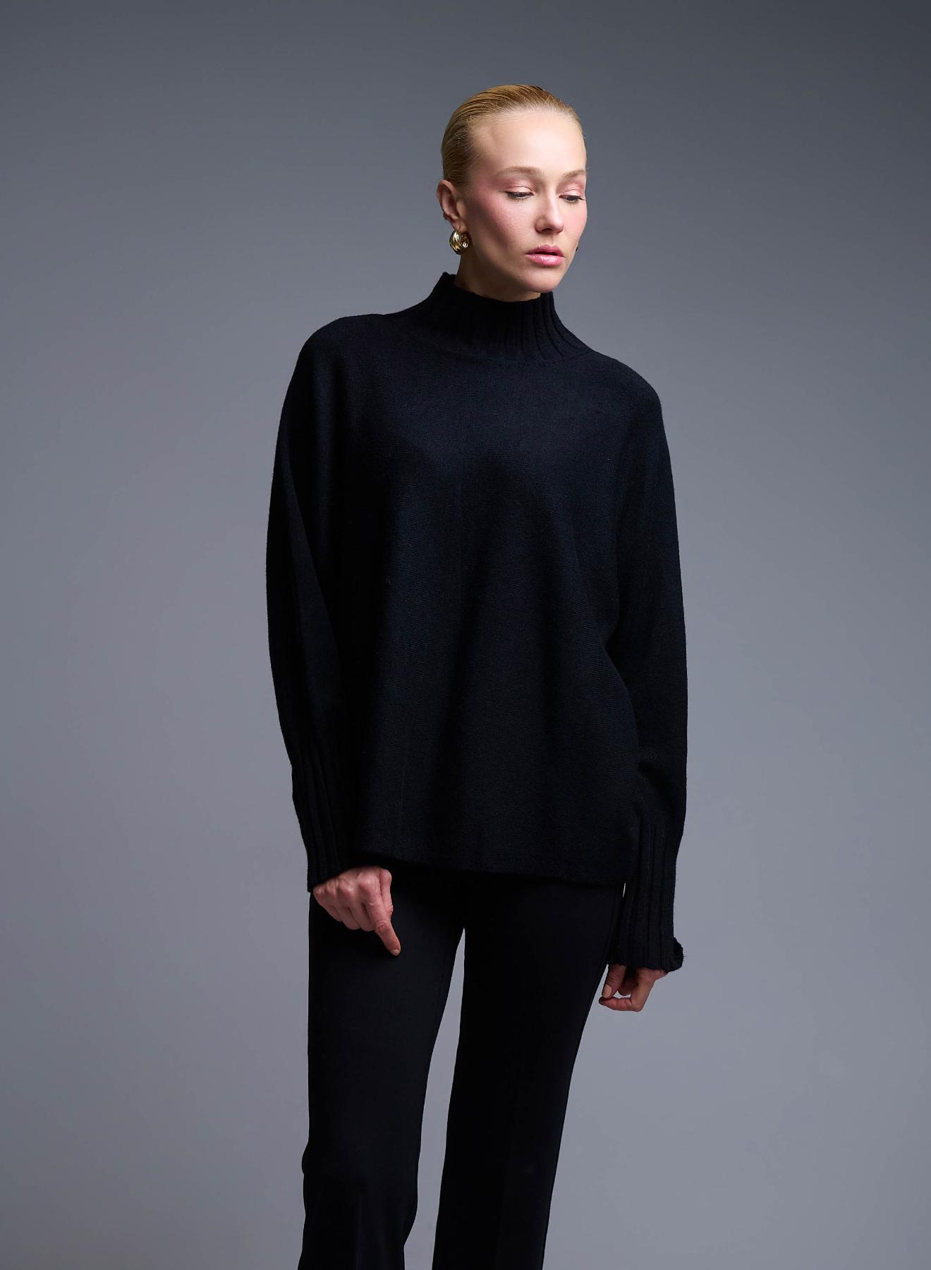 Black high neck loose fit Sweater La Liberta - 2