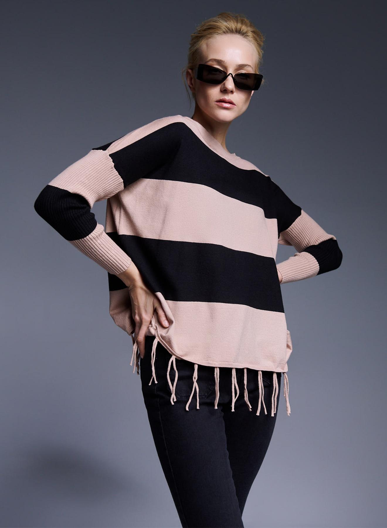 Knit blouse with wide stripes and fringes at the hem - 2