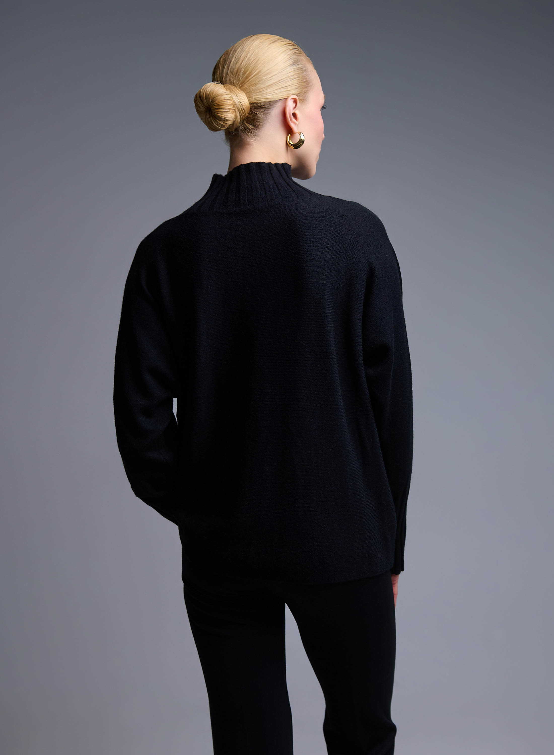 Black high neck loose fit Sweater La Liberta - 4
