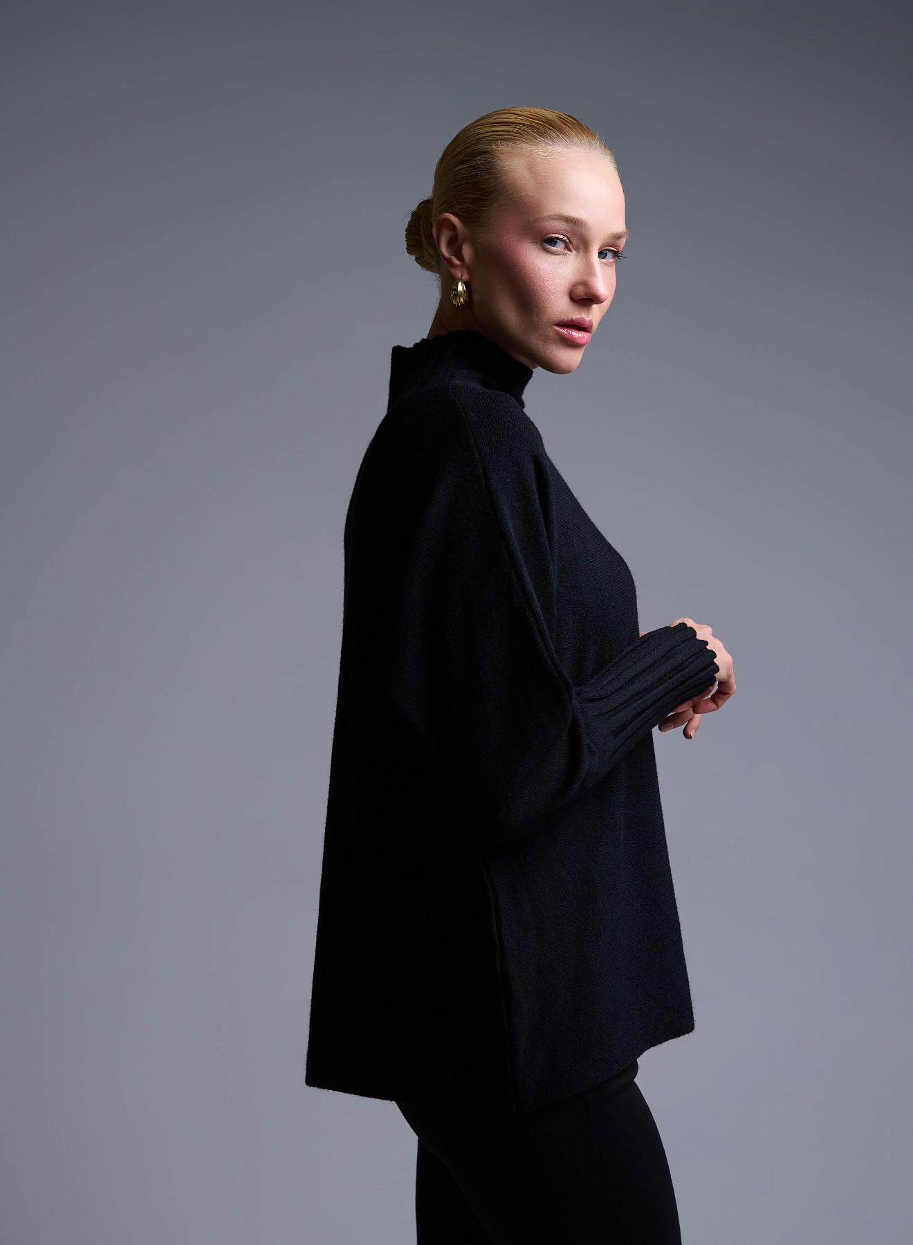 Black high neck loose fit Sweater La Liberta - 4