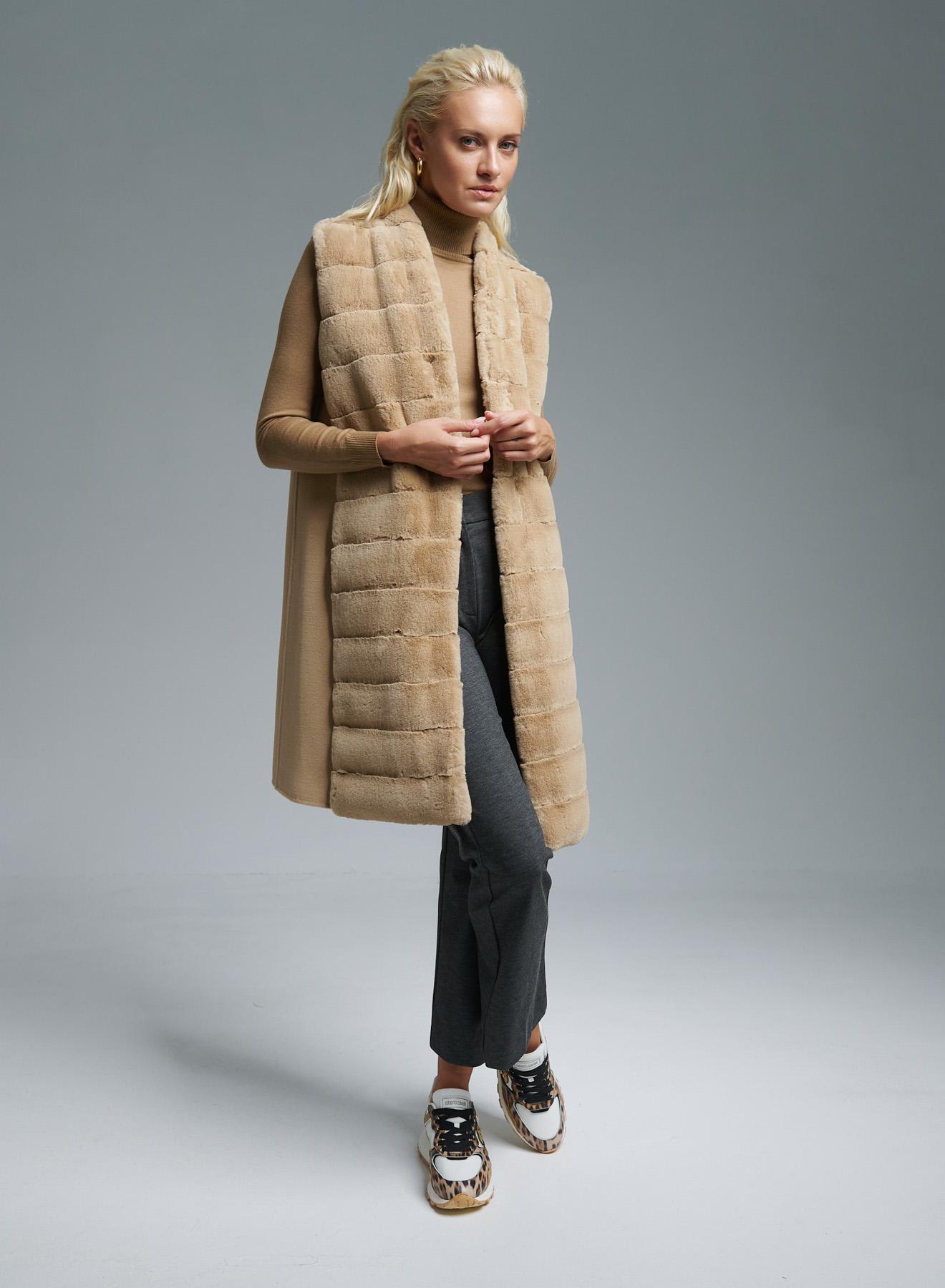 Camel long quilted, padded Gilet Emme Marella - 4