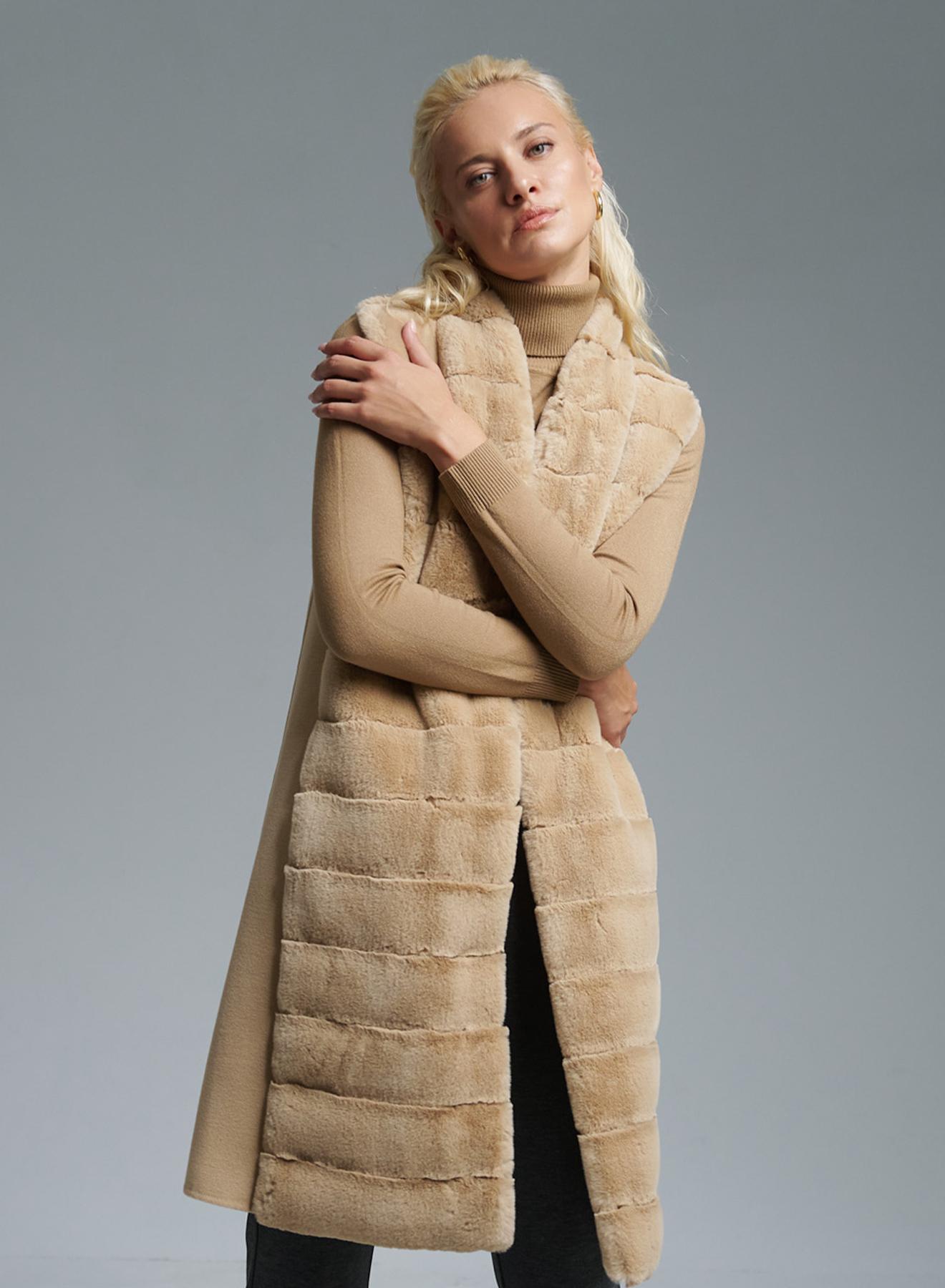 Camel long quilted, padded Gilet Emme Marella - 1