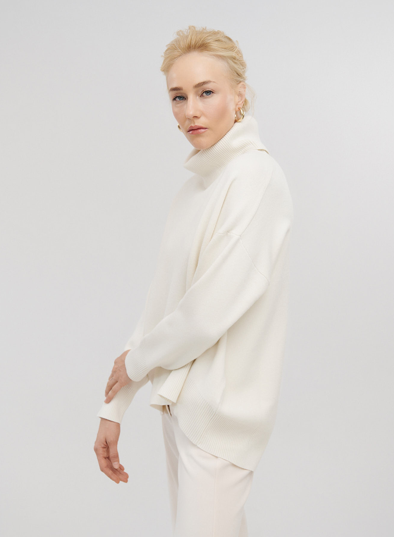  Knitted turtleneck blouse - 3
