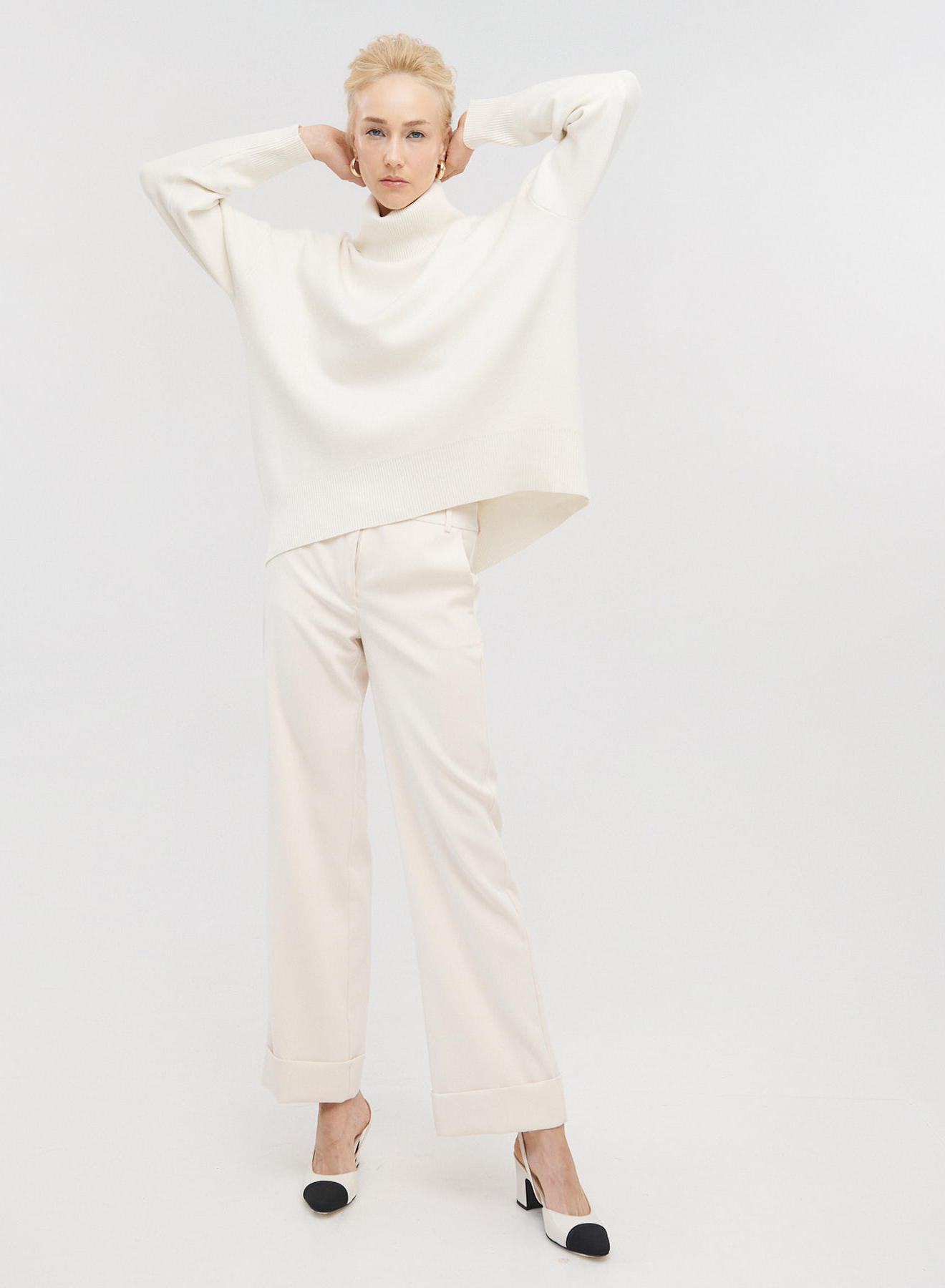  Knitted turtleneck blouse - 5