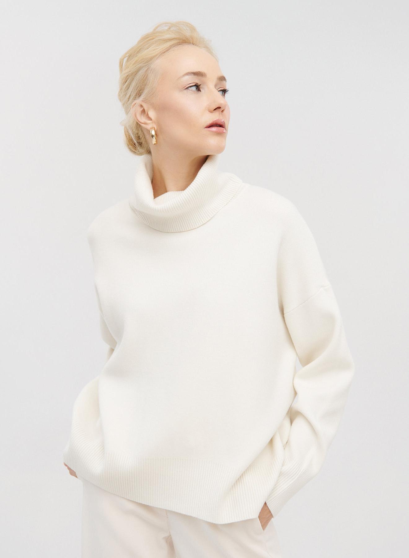  Knitted turtleneck blouse - 2