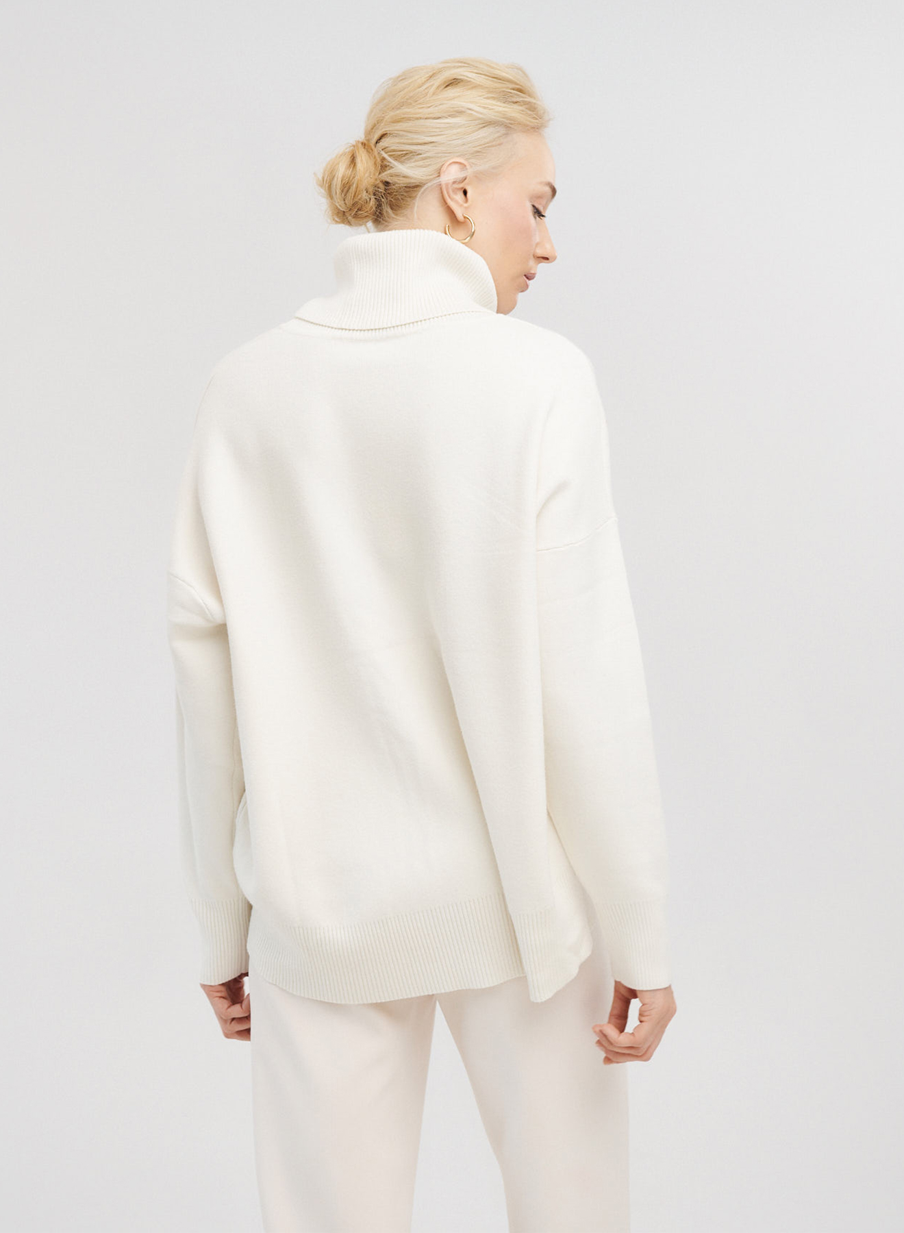 Knitted turtleneck blouse - 2
