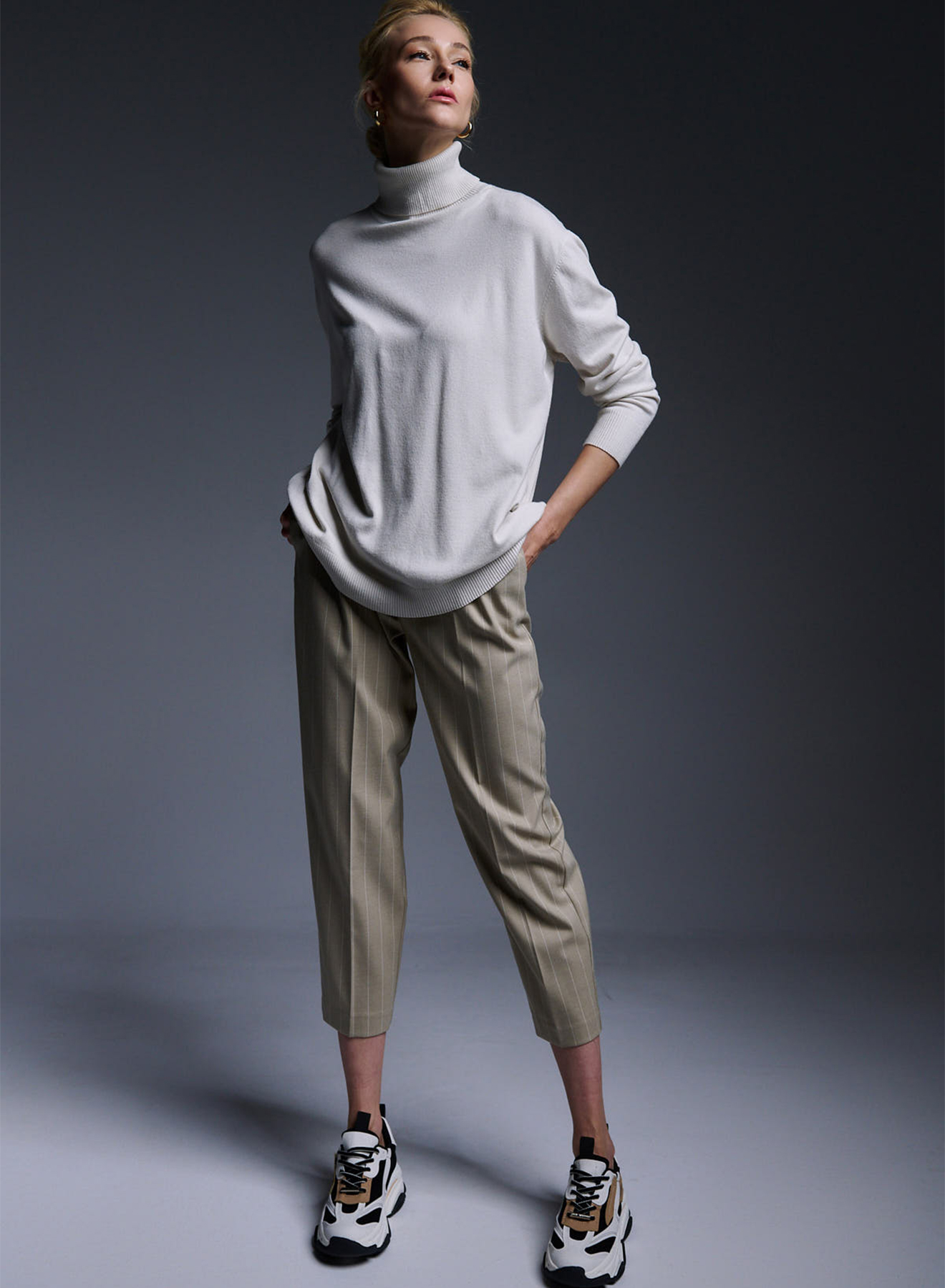 Pants with stripes and rubber waistband - 0